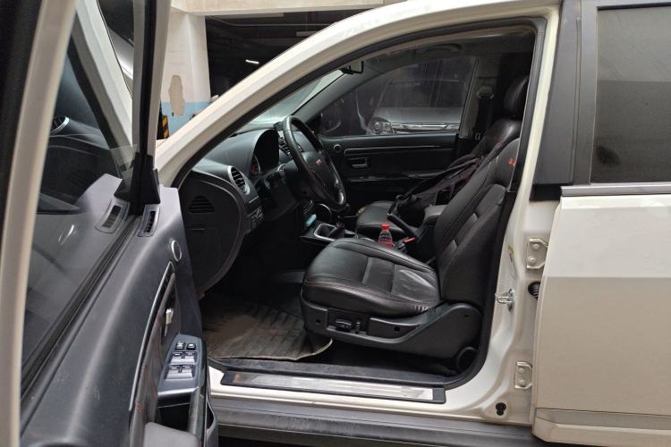 Used Haval H5 Classic 2015 2.0T Manual 4x4 Prestige Version Left Front Seat