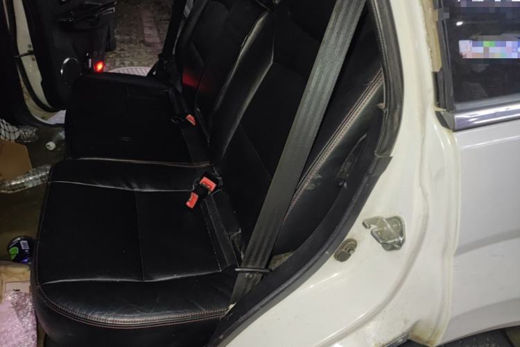 Used Haval H5 Classic 2015 2.0T Diesel Manual Two-Wheel Drive Entry-Level Version Left Rear Seat