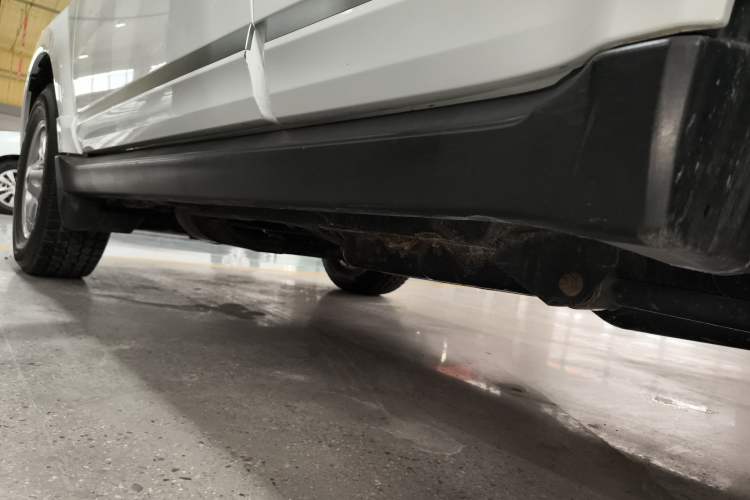 Used Haval H5 Classic 2015 2.0T Manual 4x4 Elite Edition Left Side Sill