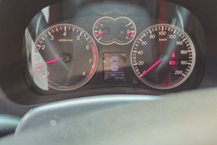 Used Haval H5 Classic 2015 2.0T Manual Two-Wheel Drive Elite Version Odometer Close Up