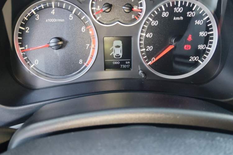 Used Haval H5 Classic 2015 2.0T Manual Two-Wheel Drive Prestige Version Odometer Close Up