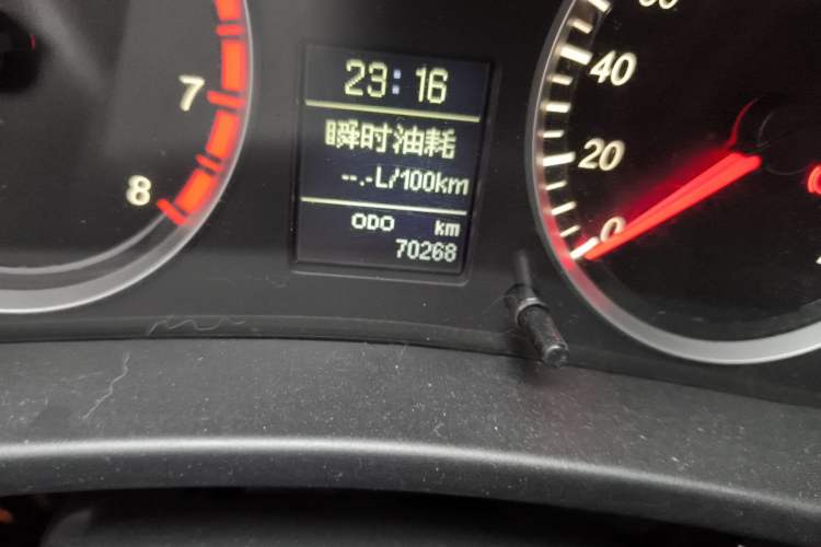 Used Haval H5 Classic 2015 2.0T Manual 4x4 Elite Edition Odometer Close Up