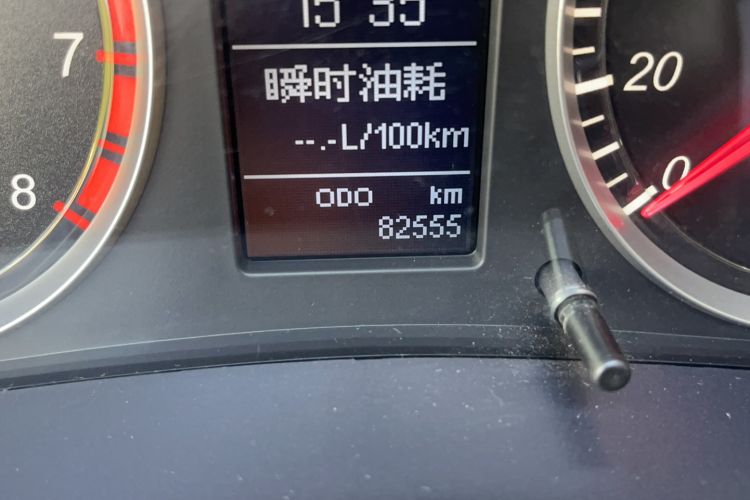 Used Haval H5 Classic 2015 2.0T Manual Two-Wheel Drive Advanced Version Odometer Close Up