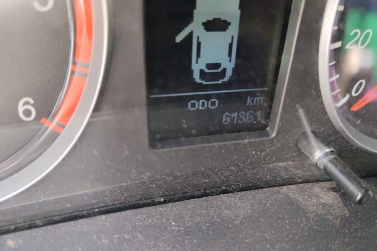 Used Haval H5 Classic 2015 2.0T Diesel Manual 4x4 Ambition Model Odometer Close Up