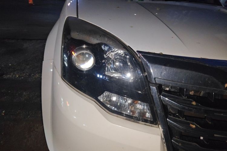 Used Haval H5 Classic 2015 2.0T Manual 4x4 Advanced Trim Right Front Headlight