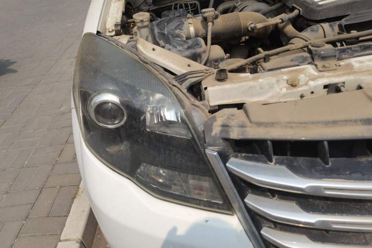 Used Haval H5 Classic 2015 2.0T Manual 4x4 Advanced Trim Right Front Headlight