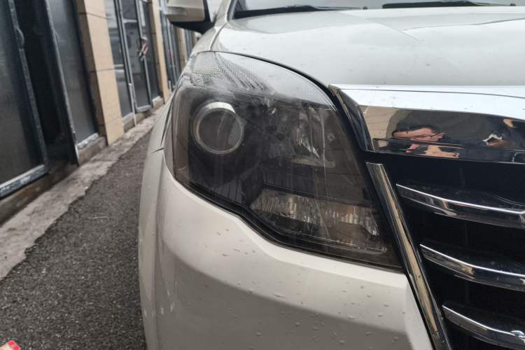 Used Haval H5 Classic 2015 2.0T Manual 4x4 Elite Edition Right Front Headlight