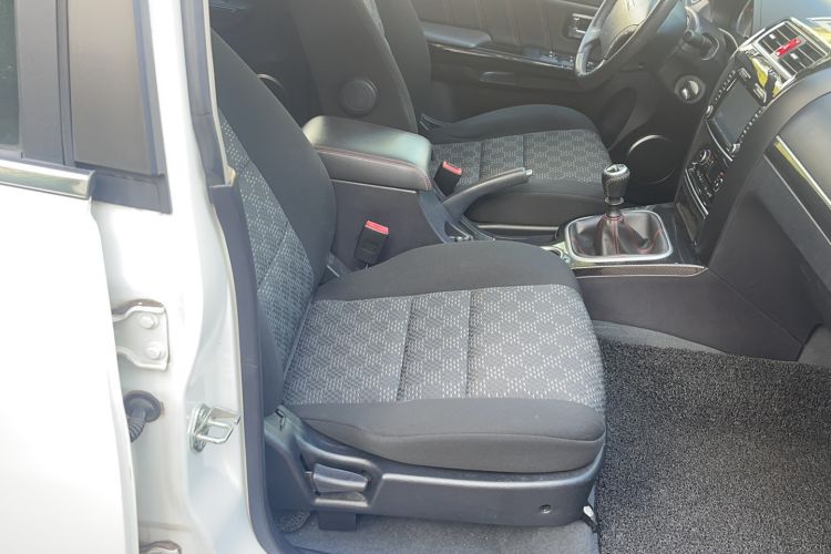 Used Haval H5 Classic 2015 2.0T Manual Two-Wheel Drive Advanced Version Right Front Seat
