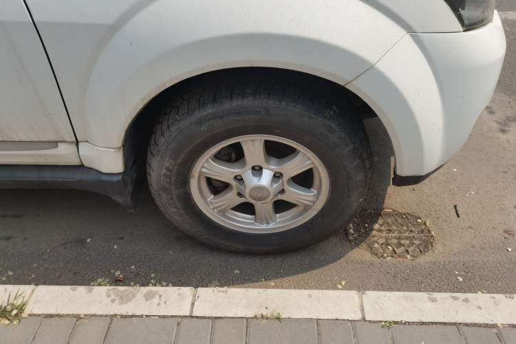 Used Haval H5 Classic 2015 2.0T Manual 4x4 Advanced Trim Right Front Wheel Hub