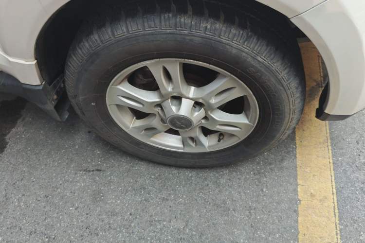 Used Haval H5 Classic 2015 2.0T Manual Two-Wheel Drive Elite Version Right Front Wheel Hub