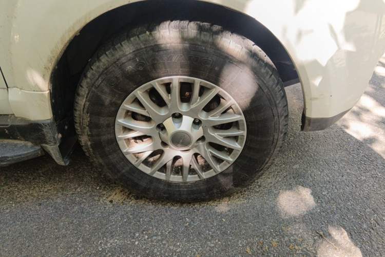 Used Haval H5 Classic 2015 2.0T Manual 4x4 Elite Edition Right Front Wheel Hub