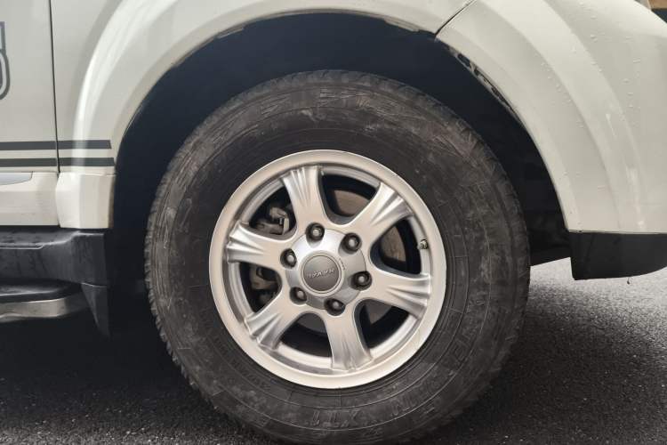 Used Haval H5 Classic 2015 2.0T Manual 4x4 Elite Edition Right Front Wheel Hub