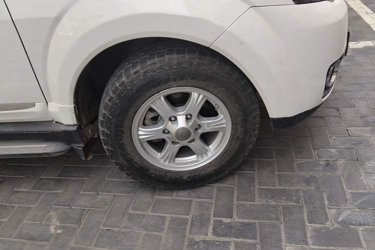 Used Haval H5 Classic 2015 2.0T Manual 4x4 Prestige Version Right Front Wheel Hub