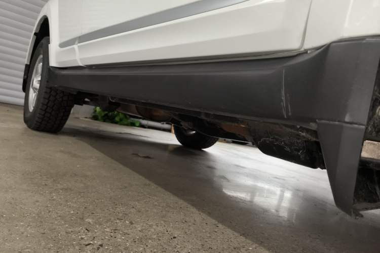 Used Haval H5 Classic 2015 2.0T Manual 4x4 Elite Edition Right Side Sill