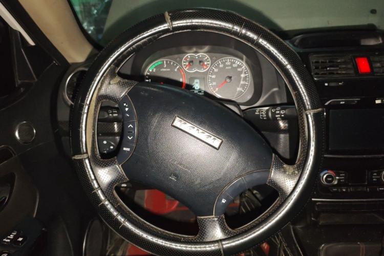 Used Haval H5 Classic 2015 2.0T Diesel Manual Two-Wheel Drive Entry-Level Version Steering Wheel