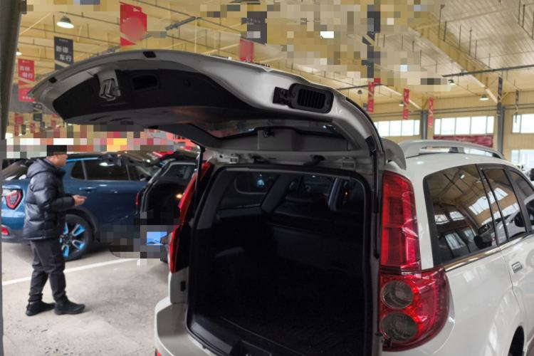 Used Haval H5 Classic 2015 2.0T Manual 4x4 Elite Edition Trunk