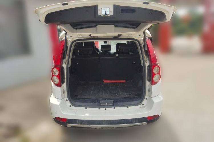 Used Haval H5 Classic 2015 2.0T Manual Two-Wheel Drive Elite Version Trunk