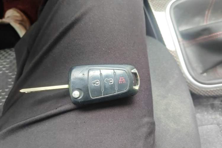 Used Haval H5 Classic 2015 2.0T Manual Two-Wheel Drive Advanced Version Vehicle Key