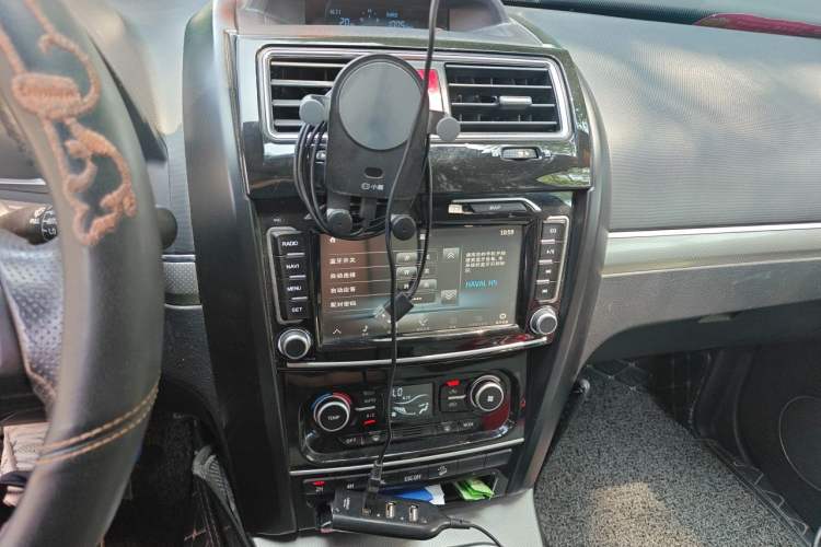Used Haval H5 Classic 2016 Classic Edition 2.0T Manual 4x4 Prestige Model Audio And AC Panel