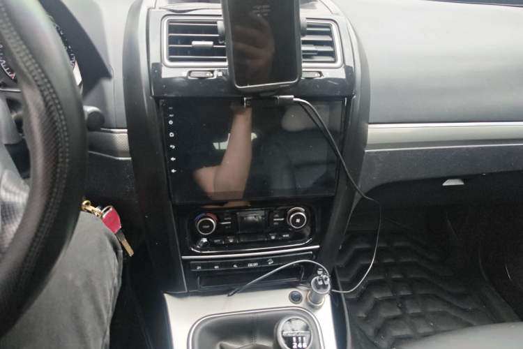 Used Haval H5 Classic 2016 Classic Edition 2.0T Manual Two-Wheel Drive Prestige Model Audio And AC Panel