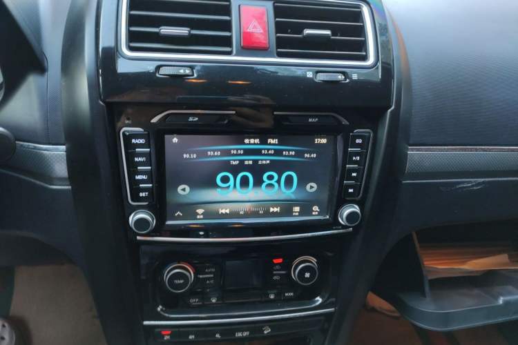 Used Haval H5 Classic 2016 Classic Edition 2.0T Manual 4x4 Elite Model Audio And AC Panel