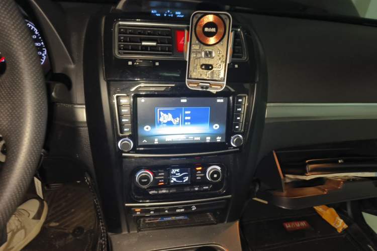 Used Haval H5 Classic 2016 Classic Edition 2.0T Manual 4x4 Prestige Model Audio And AC Panel
