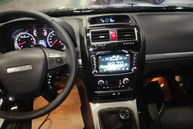 Used Haval H5 Classic 2016 Classic Edition 2.0T Manual Two-Wheel Drive Elite Model Audio And AC Panel