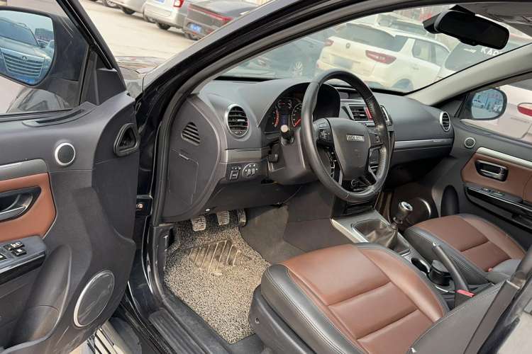 Used Haval H5 Classic 2016 Classic Edition 2.0T Manual Two-Wheel Drive Elite Model Driver Seat