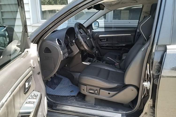 Used Haval H5 Classic 2016 Classic Edition 2.0T Manual Two-Wheel Drive Prestige Model Driver Seat