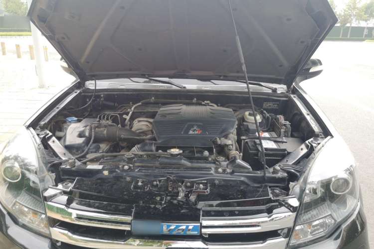 Used Haval H5 Classic 2016 Classic Edition 2.0T Manual Two-Wheel Drive Elite Model Engine Bay