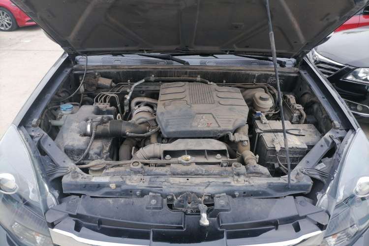 Used Haval H5 Classic 2016 Classic Edition 2.0T Manual Two-Wheel Drive Elite Model Engine Bay