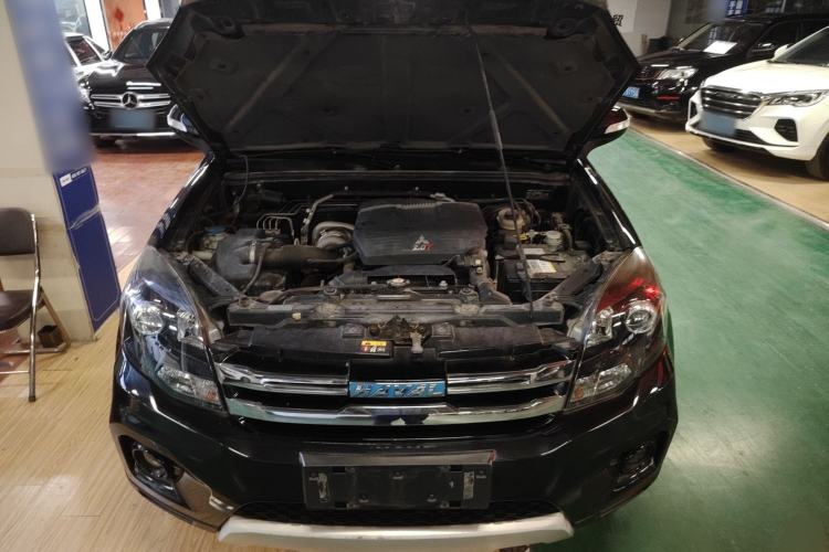 Used Haval H5 Classic 2016 Classic Edition 2.0T Manual Two-Wheel Drive Elite Model Engine Bay