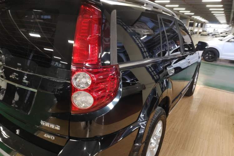 Used Haval H5 Classic 2016 Classic Edition 2.0T Manual Two-Wheel Drive Elite Model Exterior 3