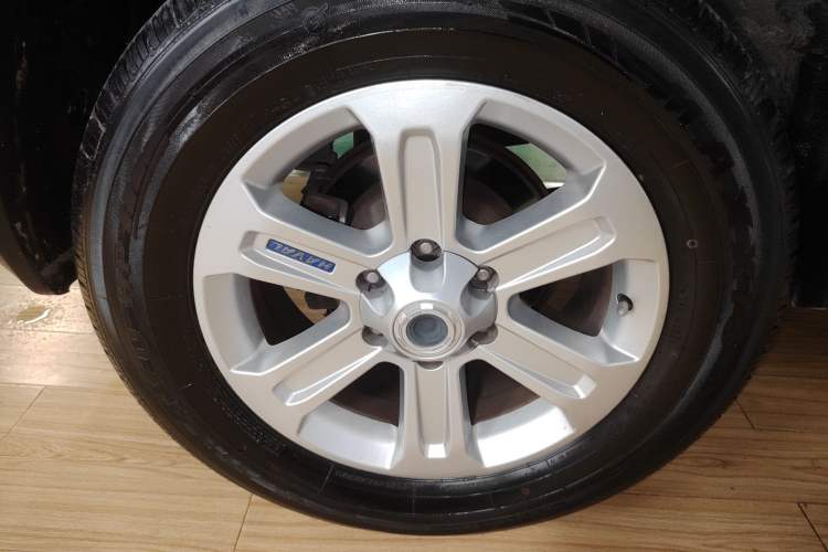 Used Haval H5 Classic 2016 Classic Edition 2.0T Manual Two-Wheel Drive Elite Model Exterior 5