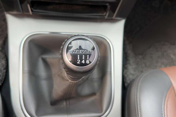 Used Haval H5 Classic 2016 Classic Edition 2.0T Manual Two-Wheel Drive Elite Model Gear Lever