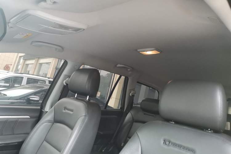 Used Haval H5 Classic 2016 Classic Edition 2.0T Manual Two-Wheel Drive Elite Model Headliner