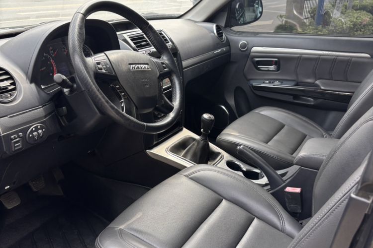 Used Haval H5 Classic 2016 Classic Edition 2.0T Manual Two-Wheel Drive Elite Model Interior 2