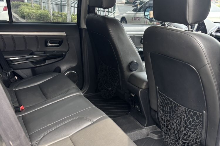 Used Haval H5 Classic 2016 Classic Edition 2.0T Manual Two-Wheel Drive Elite Model Interior 5