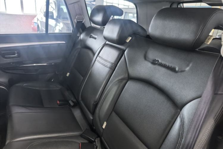 Used Haval H5 Classic 2016 Classic Edition 2.0T Manual 4x4 Elite Model Interior 7