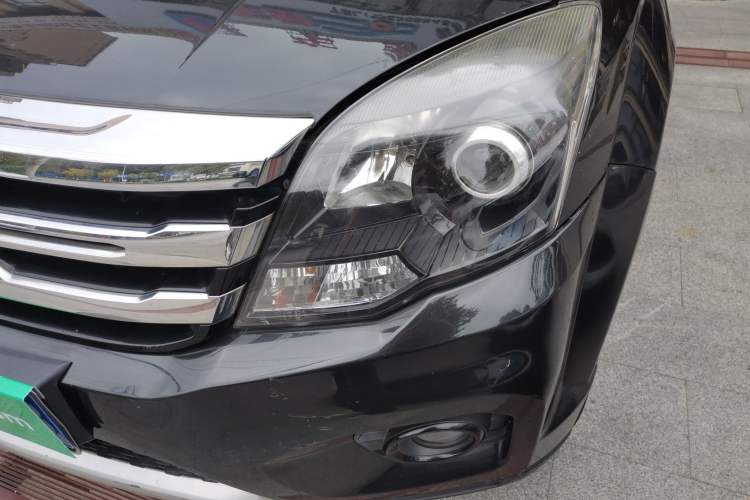 Used Haval H5 Classic 2016 Classic Edition 2.0T Manual Two-Wheel Drive Elite Model Left Front Headlight