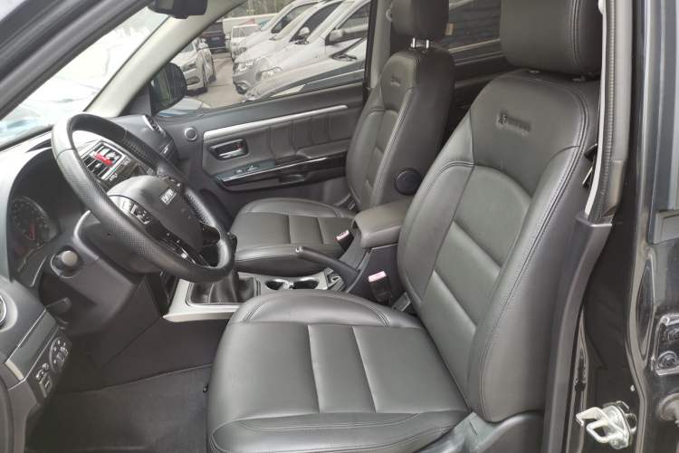 Used Haval H5 Classic 2016 Classic Edition 2.0T Manual Two-Wheel Drive Elite Model Left Front Seat