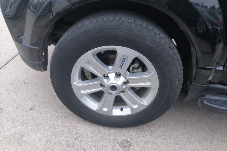 Used Haval H5 Classic 2016 Classic Edition 2.0T Manual Two-Wheel Drive Elite Model Left Front Wheel Hub