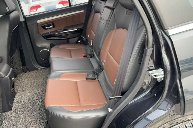 Used Haval H5 Classic 2016 Classic Edition 2.0T Manual Two-Wheel Drive Elite Model Left Rear Seat