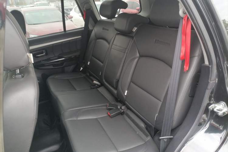 Used Haval H5 Classic 2016 Classic Edition 2.0T Manual Two-Wheel Drive Elite Model Left Rear Seat