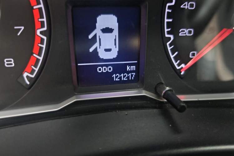 Used Haval H5 Classic 2016 Classic Edition 2.0T Manual Two-Wheel Drive Prestige Model Odometer Close Up