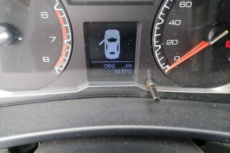 Used Haval H5 Classic 2016 Classic Edition 2.0T Manual Two-Wheel Drive Elite Model Odometer Close Up