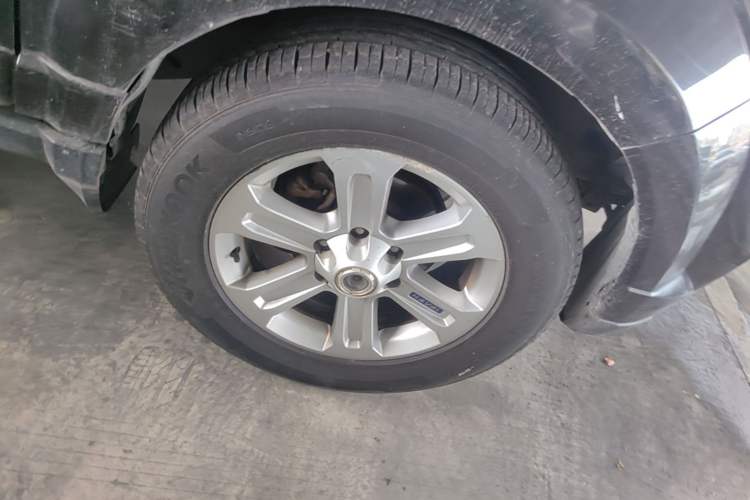 Used Haval H5 Classic 2016 Classic Edition 2.0T Manual Two-Wheel Drive Elite Model Right Front Wheel Hub