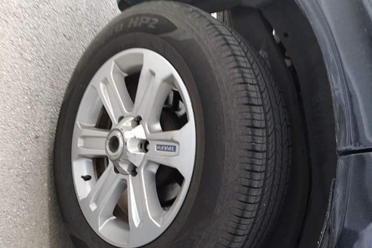 Used Haval H5 Classic 2016 Classic Edition 2.0T Manual Two-Wheel Drive Prestige Model Right Front Wheel Hub