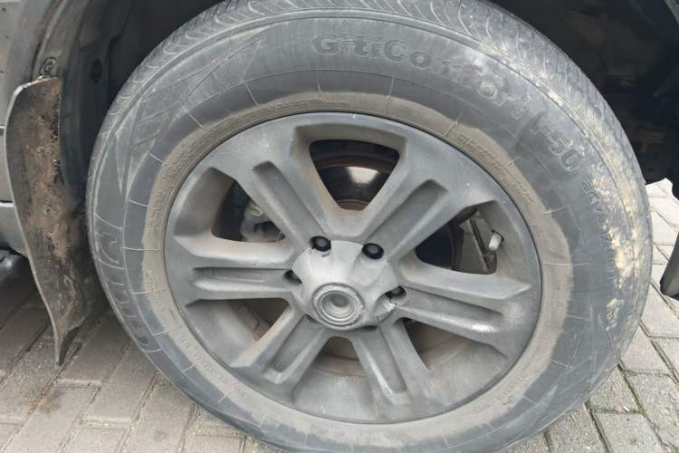 Used Haval H5 Classic 2016 Classic Edition 2.0T Manual Two-Wheel Drive Prestige Model Right Front Wheel Hub