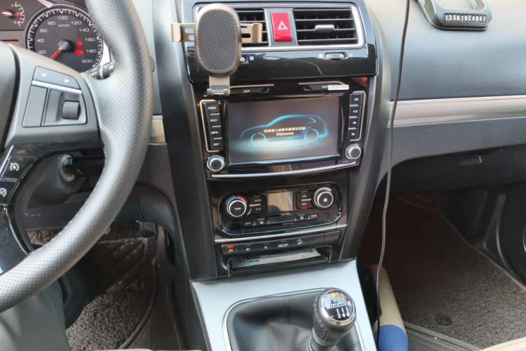 Used Haval H5 Classic 2016 Classic Edition 2.0T Manual 4x4 Prestige Model Audio And AC Panel